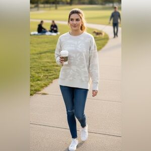 Cream Camouflage Sweatshirt - Size Large